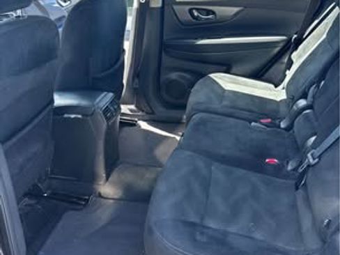 Used 2016 Nissan Rogue S AWD/4WD image 10