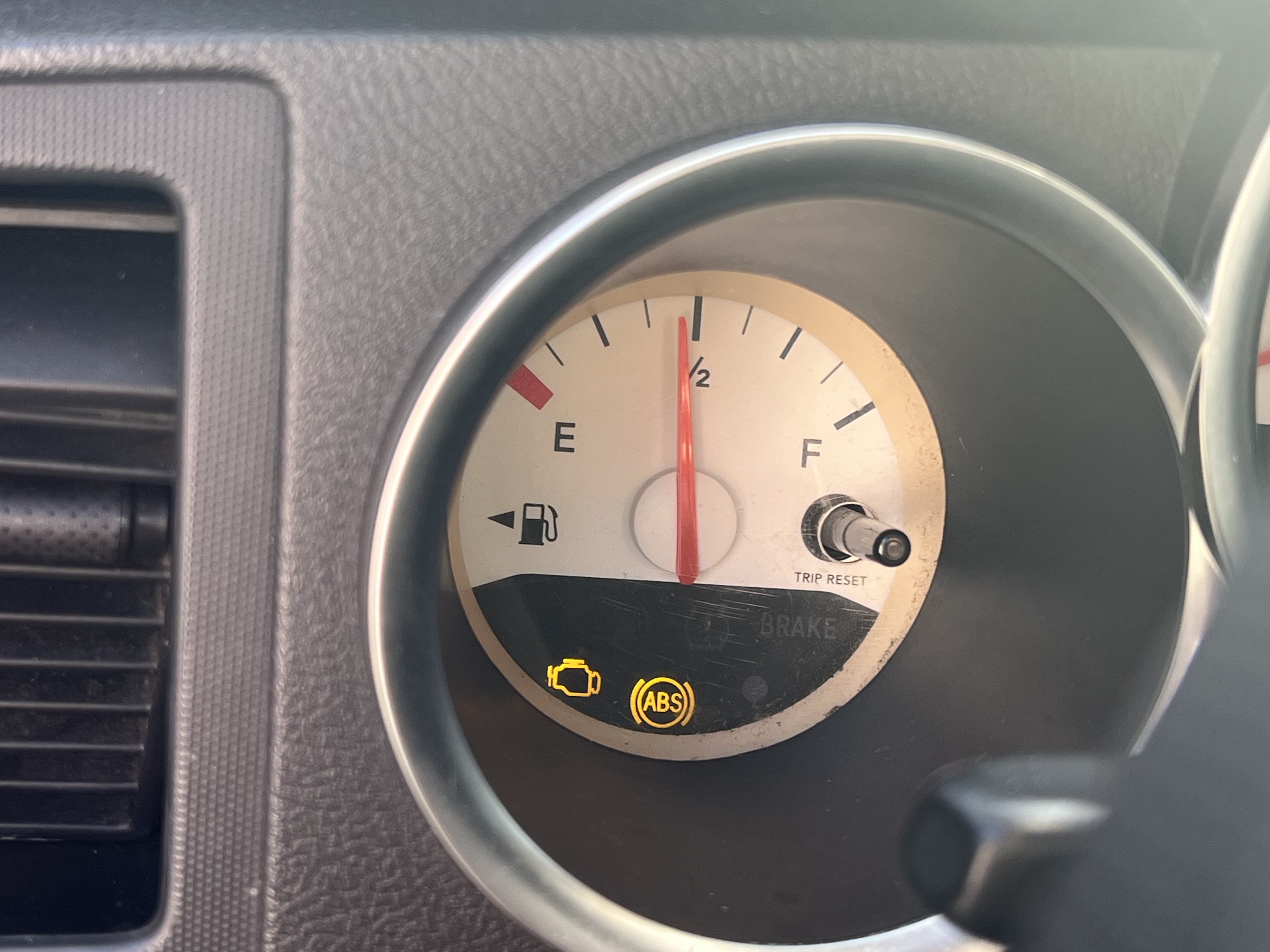 Used 2005 Dodge Magnum SE RWD image 11