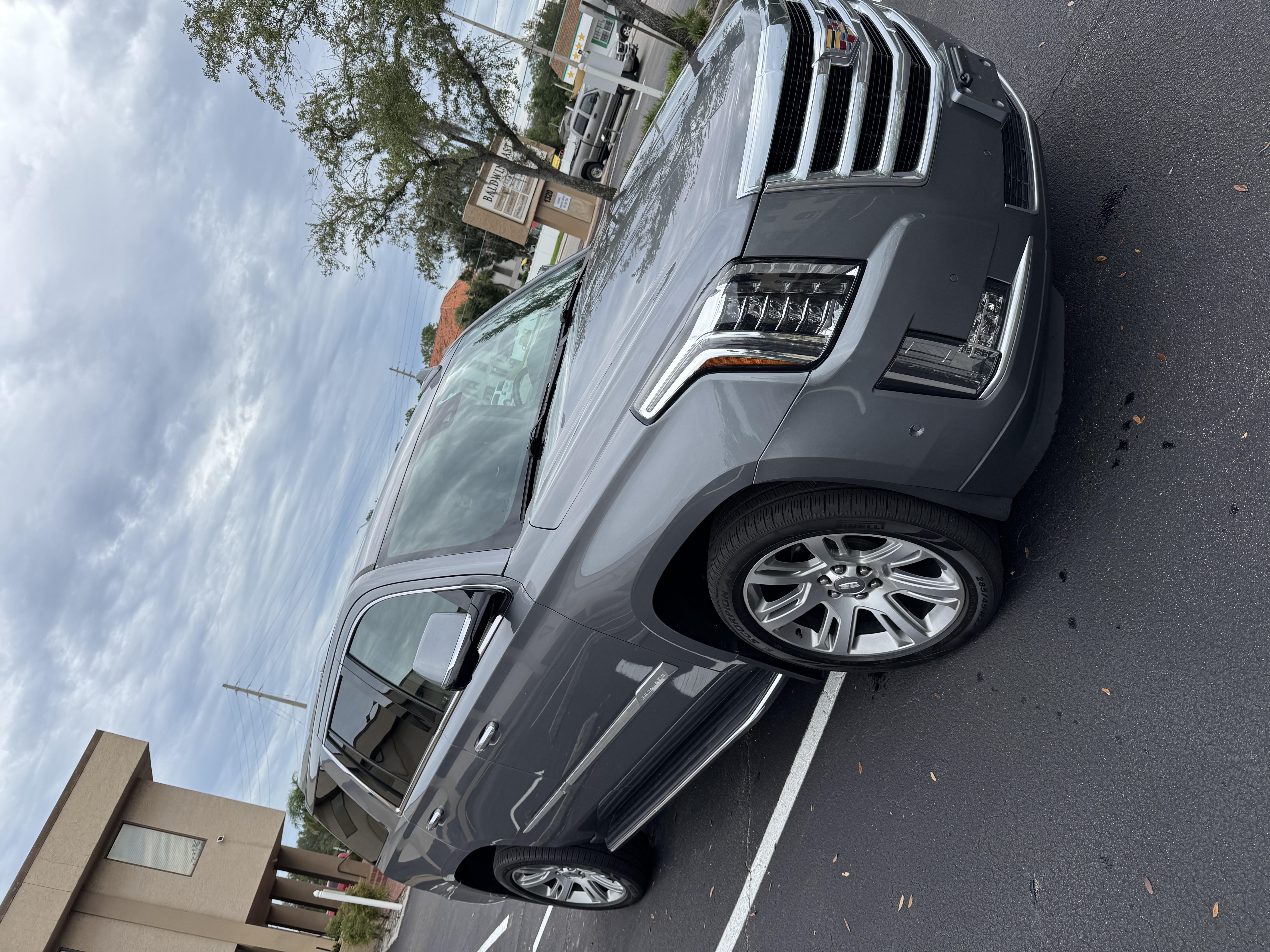 Used 2020 Cadillac Escalade Luxury AWD/4WD image 16