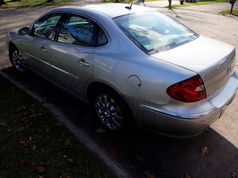 Used 2008 Buick LaCrosse CXL w/ Driver Confidence Package image 2
