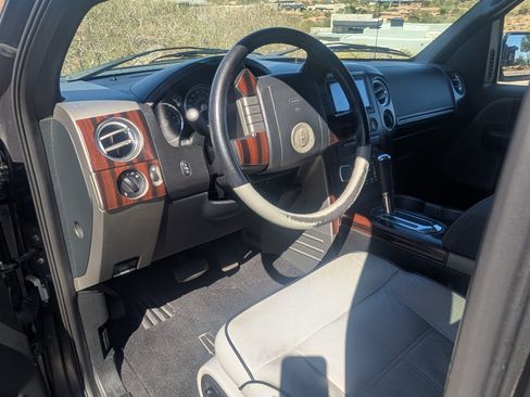 Used 2006 Lincoln Mark LT 4x4 image 17