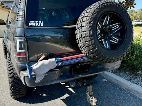 Used 2005 GMC Yukon XL 2500 SLT w/ SLT Preferred Equipment Group image 10