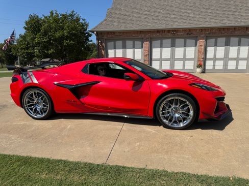Used 2024 Chevrolet Corvette Z06 w/ Z07 Performance Package image 15