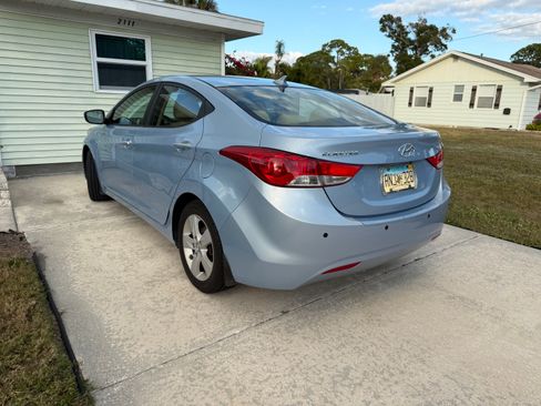 Used 2013 Hyundai Elantra GLS w/ Preferred Pkg image 8