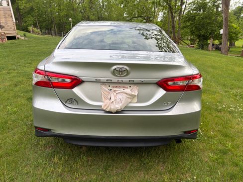 Used 2018 Toyota Camry LE w/ Convenience Package FWD image 4