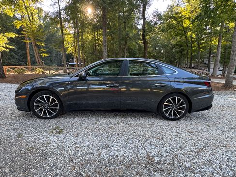 Used 2022 Hyundai Sonata Limited FWD image 2