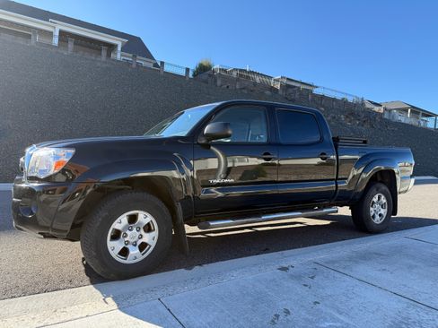 Used 2011 Toyota Tacoma 4x4 Double Cab image 1