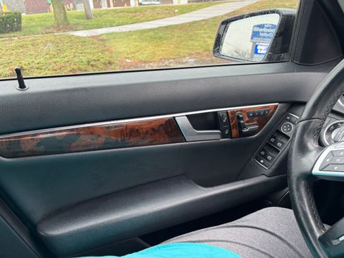 Used 2013 Mercedes-Benz C 300 4MATIC Sedan image 12