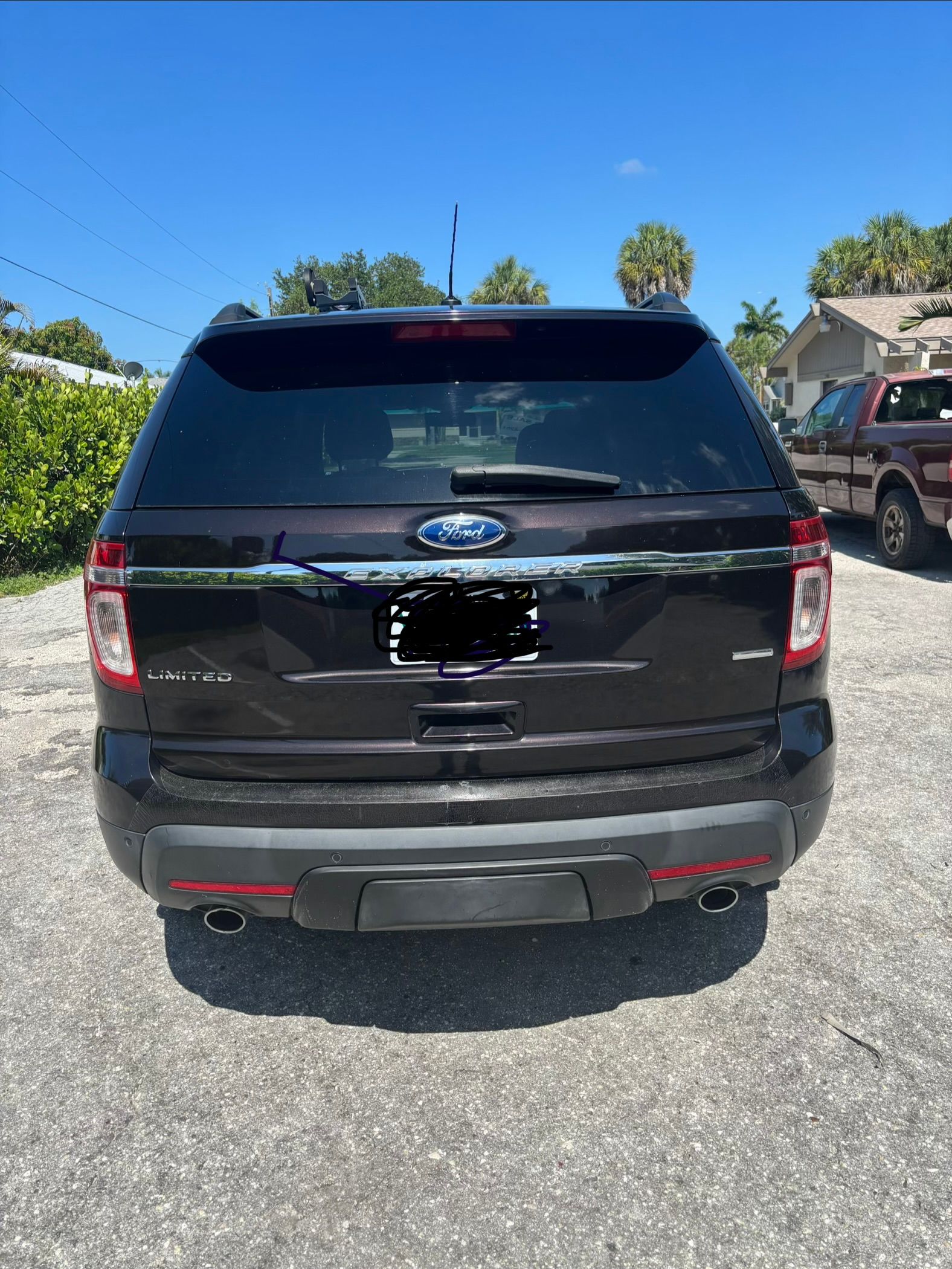 Used 2014 Ford Explorer Limited w/ Equipment Group 302A AWD/4WD image 2