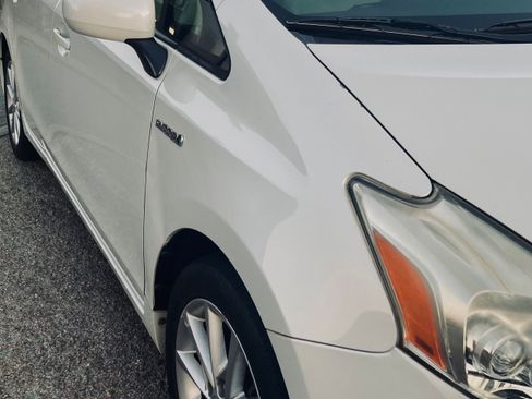 Used 2014 Toyota Prius V Two image 14