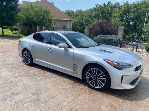 Used 2018 Kia Stinger Premium AWD/4WD image 14