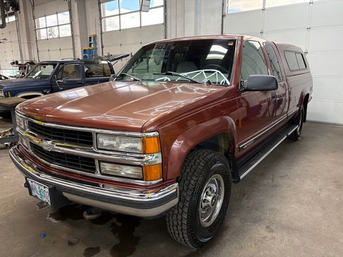 Used 1998 Chevrolet Silverado 2500 4x4 Extended Cab w/ Preferred Equipment Group 2 image 12