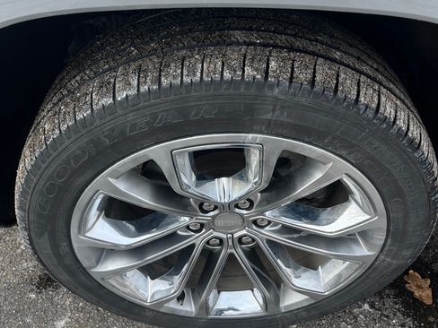 Used 2023 Jeep Grand Wagoneer Series II image 22