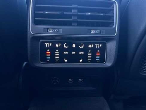 Used 2021 Audi RS Q8 w/ Carbon Optic Package image 29