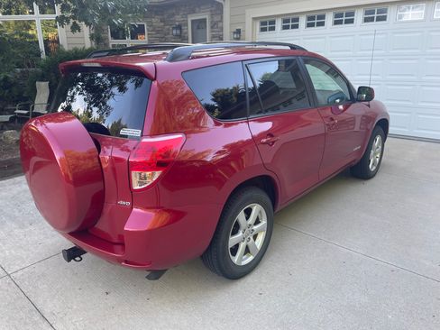 Used 2008 Toyota RAV4 Limited AWD/4WD image 2