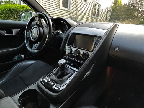 Used 2016 Jaguar F-TYPE Convertible RWD image 10