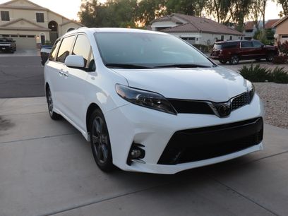 Used 2020 Toyota Sienna SE