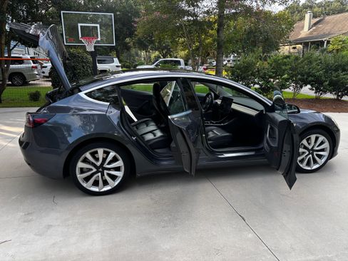 Used 2019 Tesla Model 3 Standard Range Plus RWD image 9