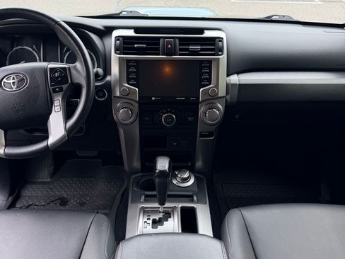 Used 2022 Toyota 4Runner TRD Sport w/ Technology Package AWD/4WD image 11