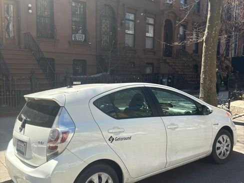 Used 2014 Toyota Prius C Two image 6