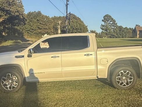 Used 2022 GMC Sierra 1500 SLT image 5