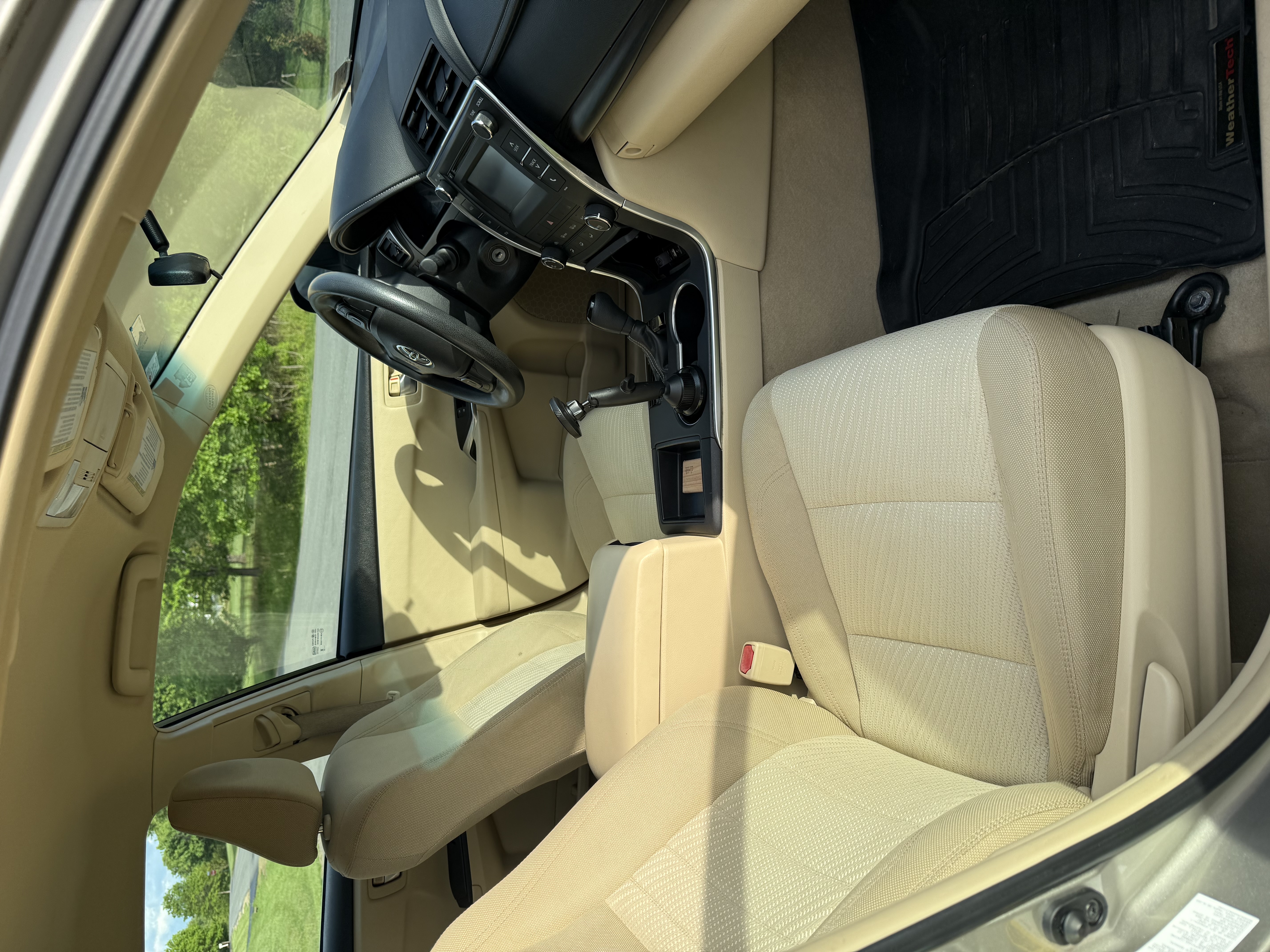Used 2015 Toyota Camry LE FWD image 6