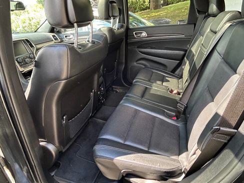 Used 2015 Jeep Grand Cherokee Limited w/ Luxury Group II AWD/4WD image 10