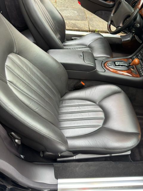 Used 2000 Jaguar XK8 Convertible RWD image 26