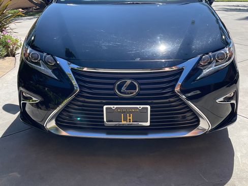 Used 2016 Lexus ES 350 350 Sedan 4D w/ Luxury Package w/Wood Trim image 4