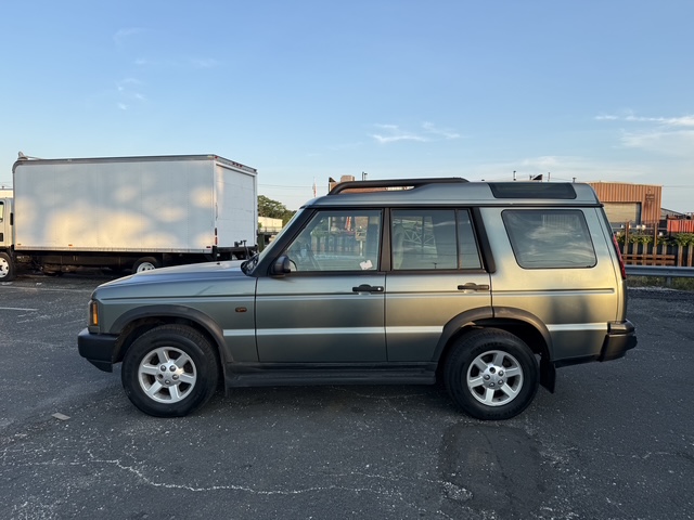 Used 2004 Land Rover Discovery S AWD/4WD image 2