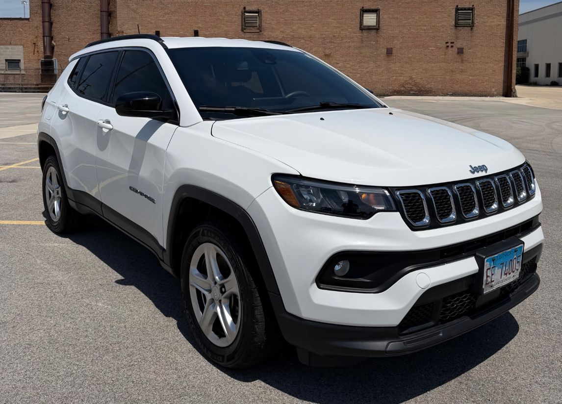 Used 2023 Jeep Compass Latitude AWD/4WD image 2