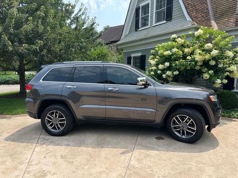 Used 2020 Jeep Grand Cherokee Limited AWD/4WD image 1