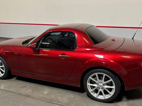 Used 2011 MAZDA MX-5 Miata Touring w/ Suspension Pkg RWD image 2
