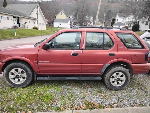 Used 2000 Isuzu Rodeo LS image 6