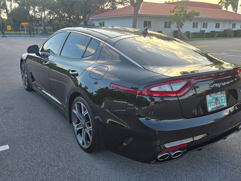 Used 2018 Kia Stinger GT2 image 9