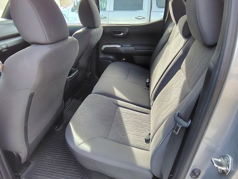 Used 2018 Toyota Tacoma TRD Sport image 2