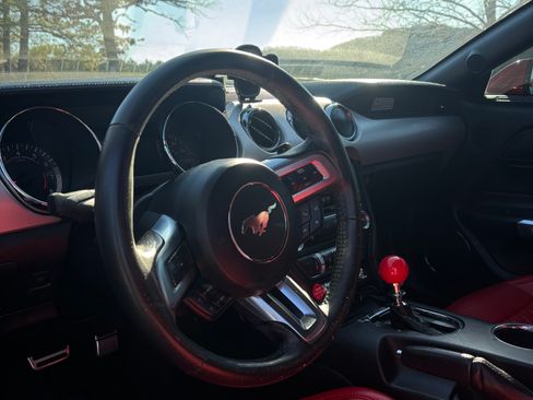 Used 2015 Ford Mustang Premium image 9