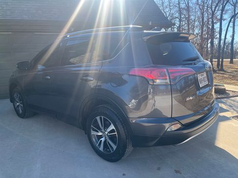 Used 2018 Toyota RAV4 XLE w/ Plus Extra Value Package image 9