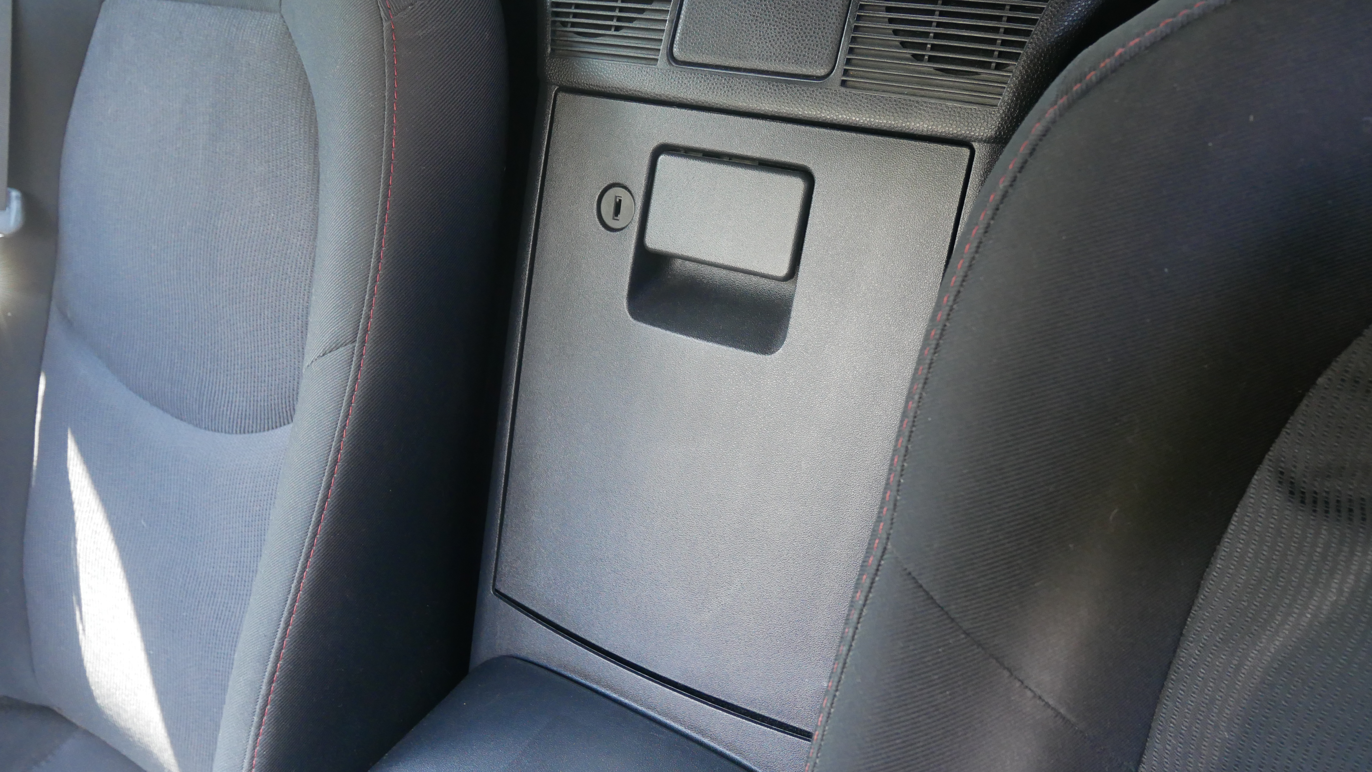 Used 2014 MAZDA MX-5 Miata Club RWD image 12