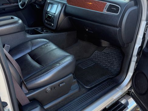 Used 2008 GMC Sierra 3500 SLT w/ Convenience Package image 6