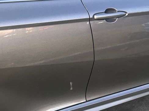 Used 2019 Toyota Camry SE image 16