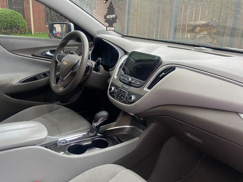 Used 2022 Chevrolet Malibu LT FWD image 4