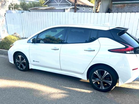 Used 2019 Nissan Leaf SL Plus image 16