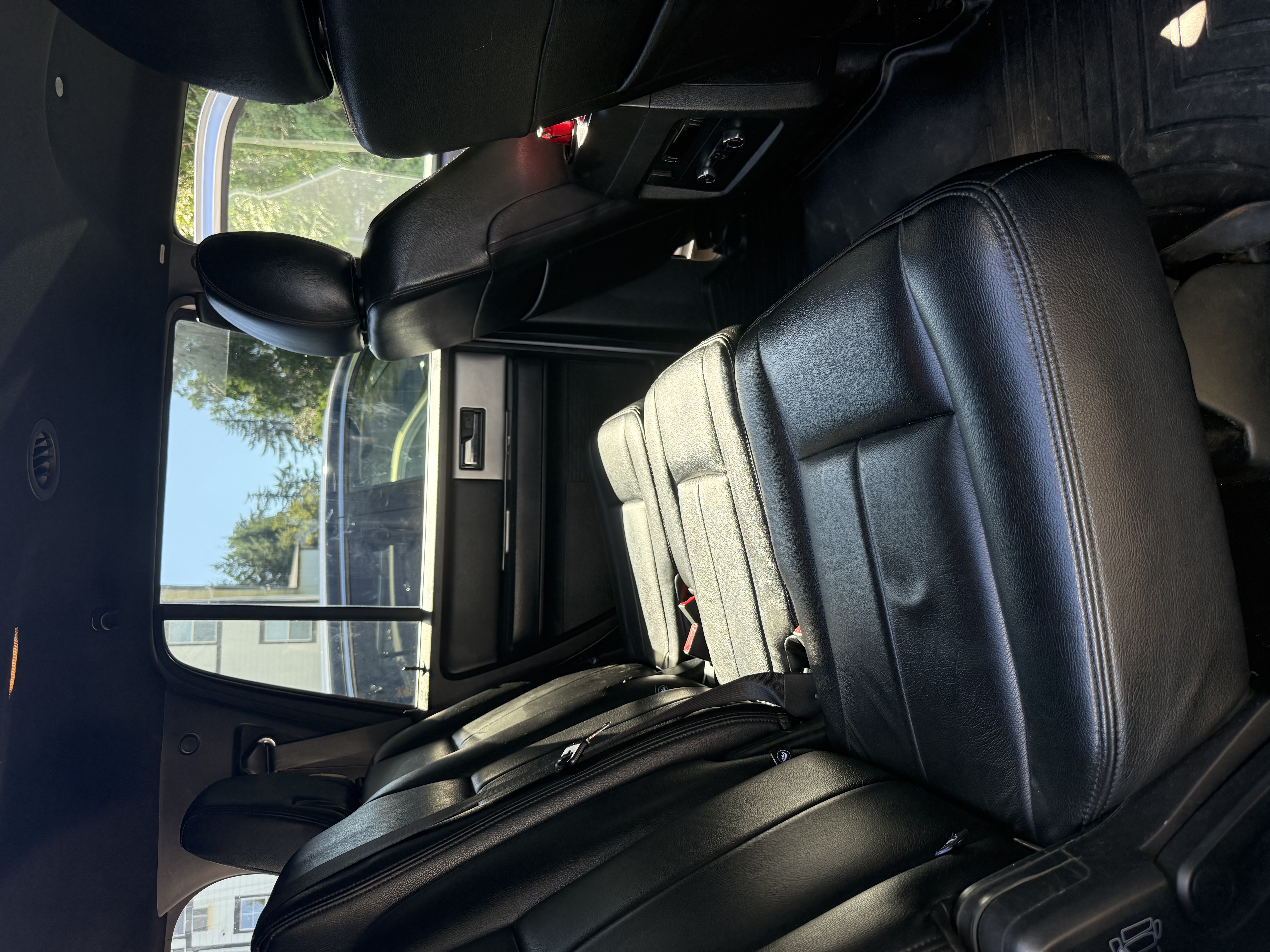 Used 2017 Ford Expedition XLT AWD/4WD image 5