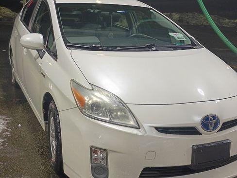 Used 2011 Toyota Prius Four image 1
