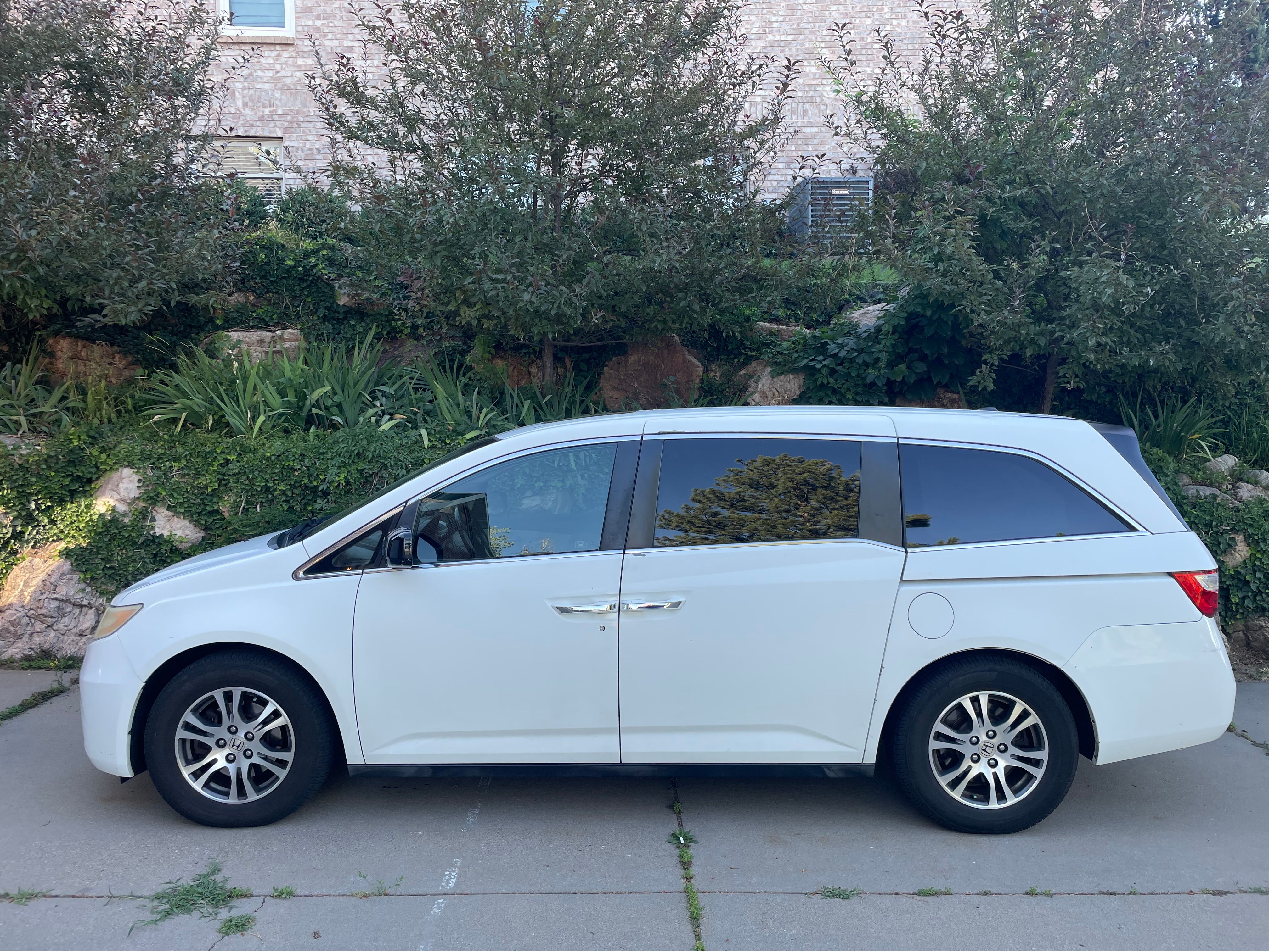 Used 2011 Honda Odyssey EX-L image 1