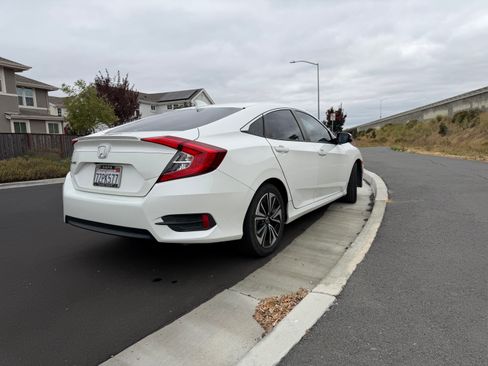 Used 2017 Honda Civic EX-T image 17