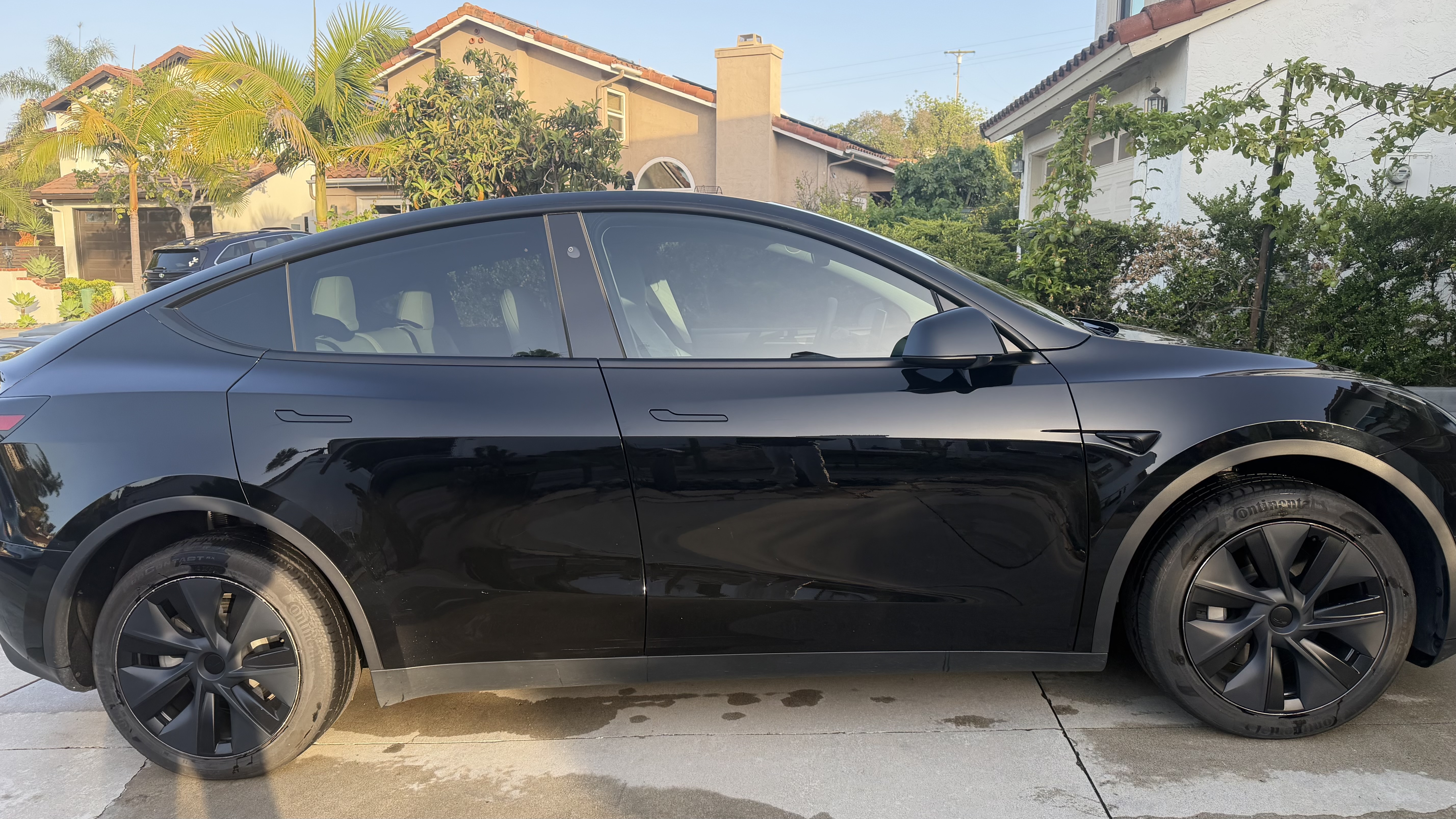 Used 2024 Tesla Model Y Long Range AWD/4WD image 4
