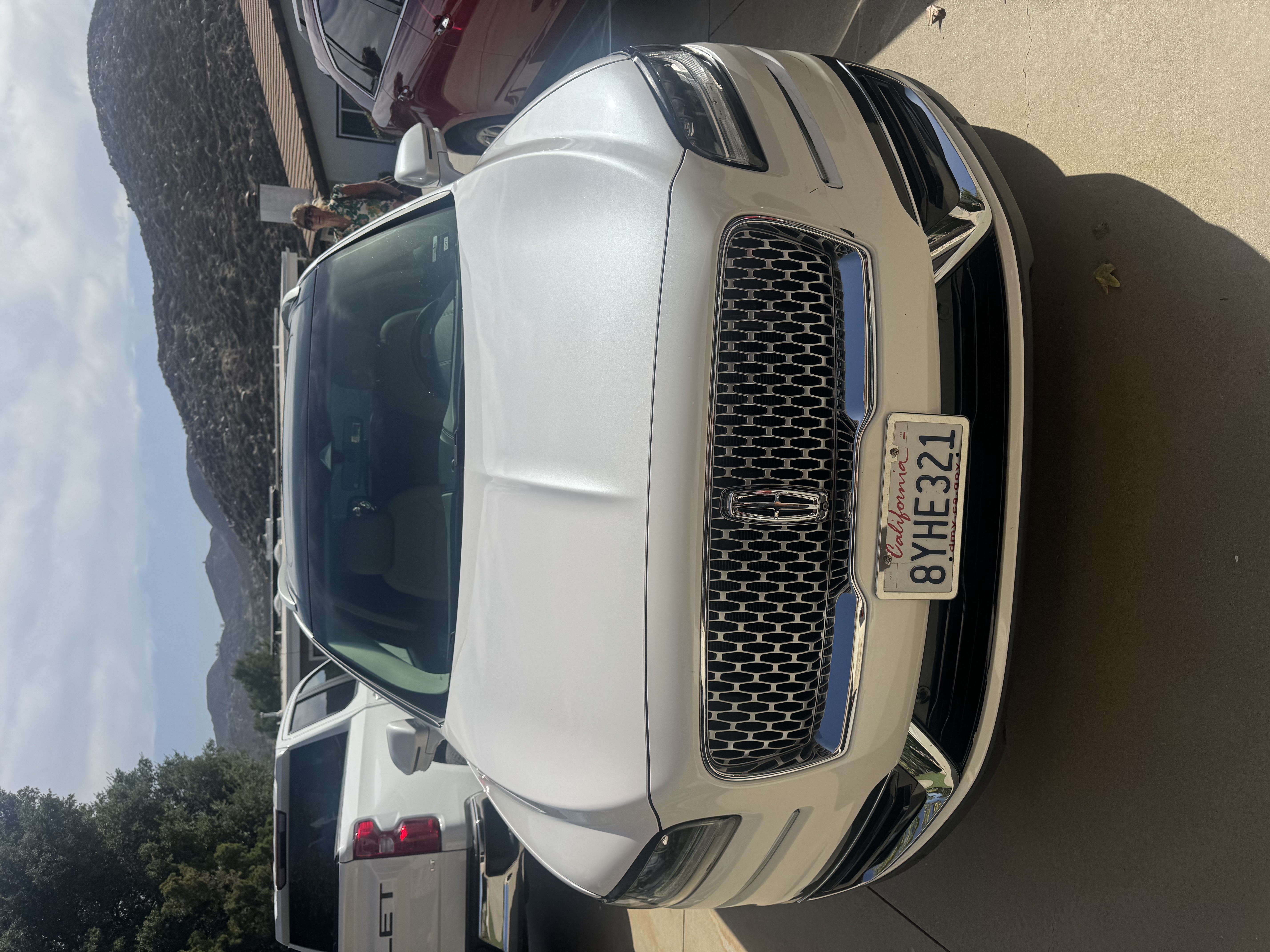 Used 2019 Lincoln Nautilus Reserve w/ Ultimate Package FWD image 1