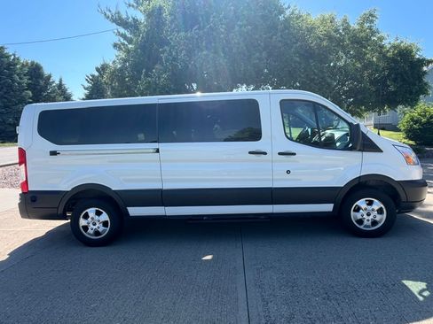 Used 2017 Ford Transit 350 XLT RWD image 2